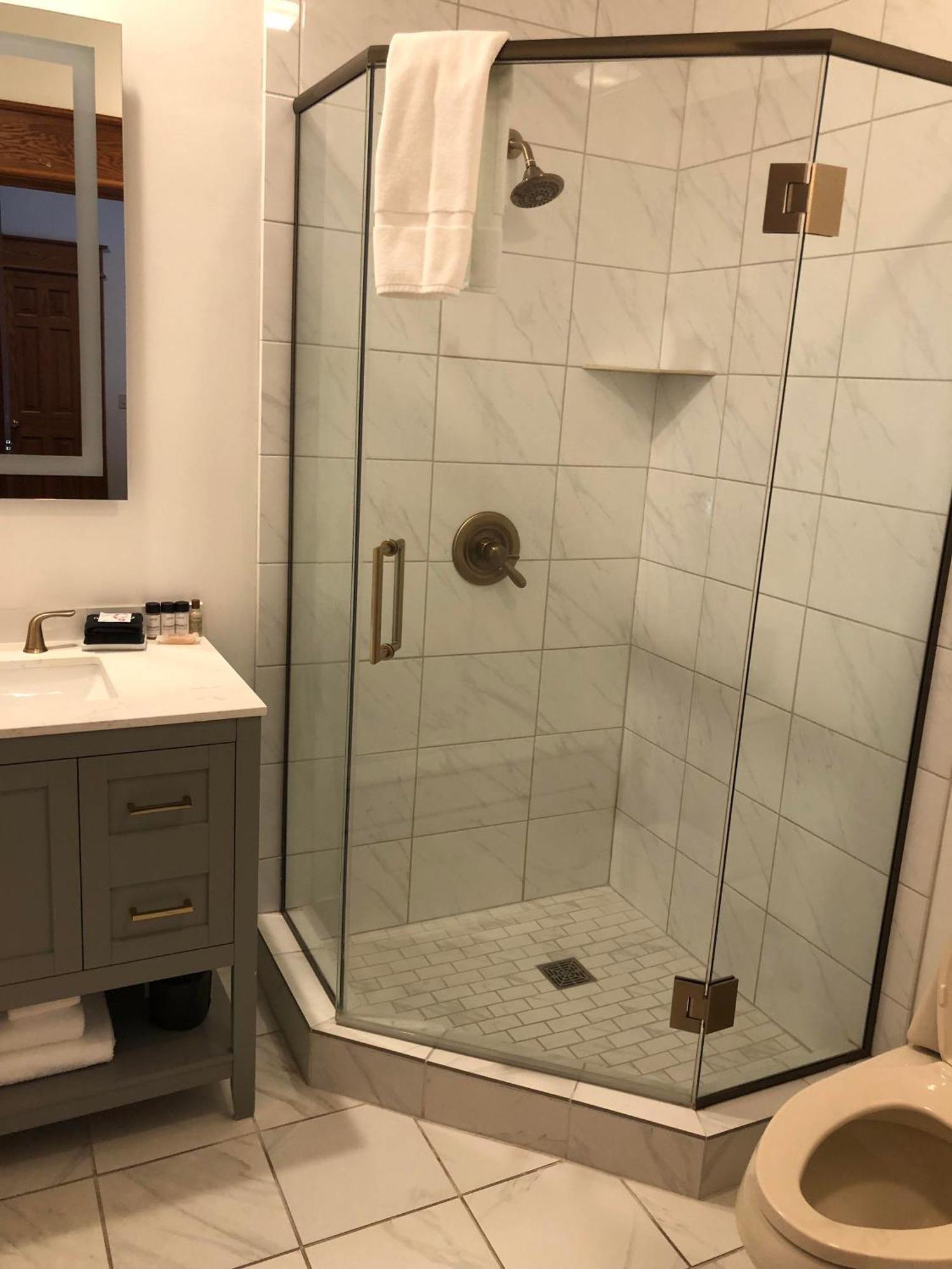 Inn At Black Star Farms Suttons Bay Екстериор снимка